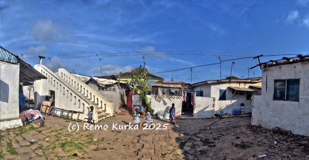 What remains of Richters Fort or Richters House, Osu, Accra, photography by (c) Remo Kurka